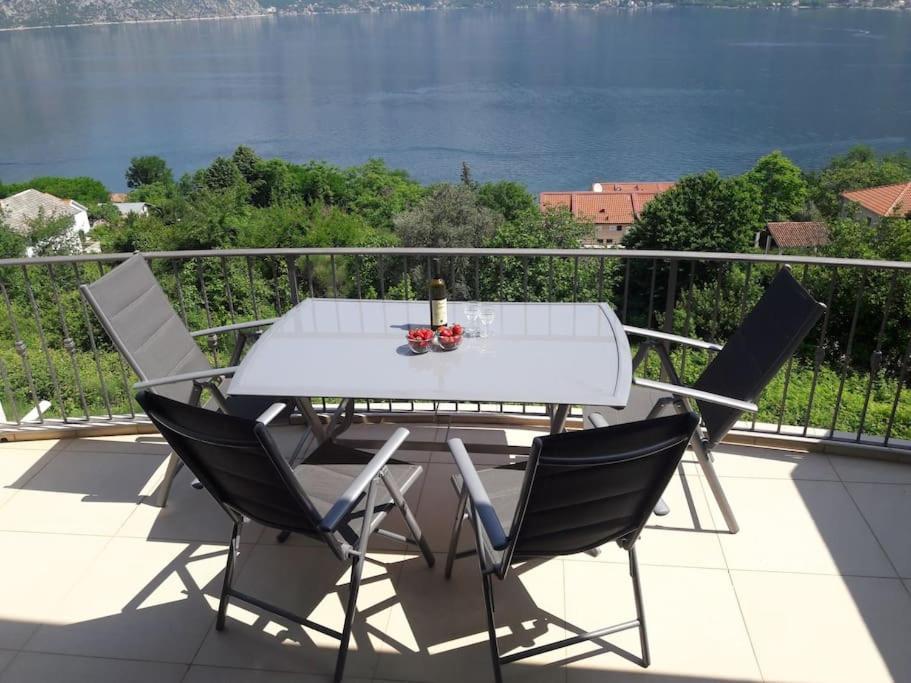 2Br Apartment With Pool Котор Экстерьер фото